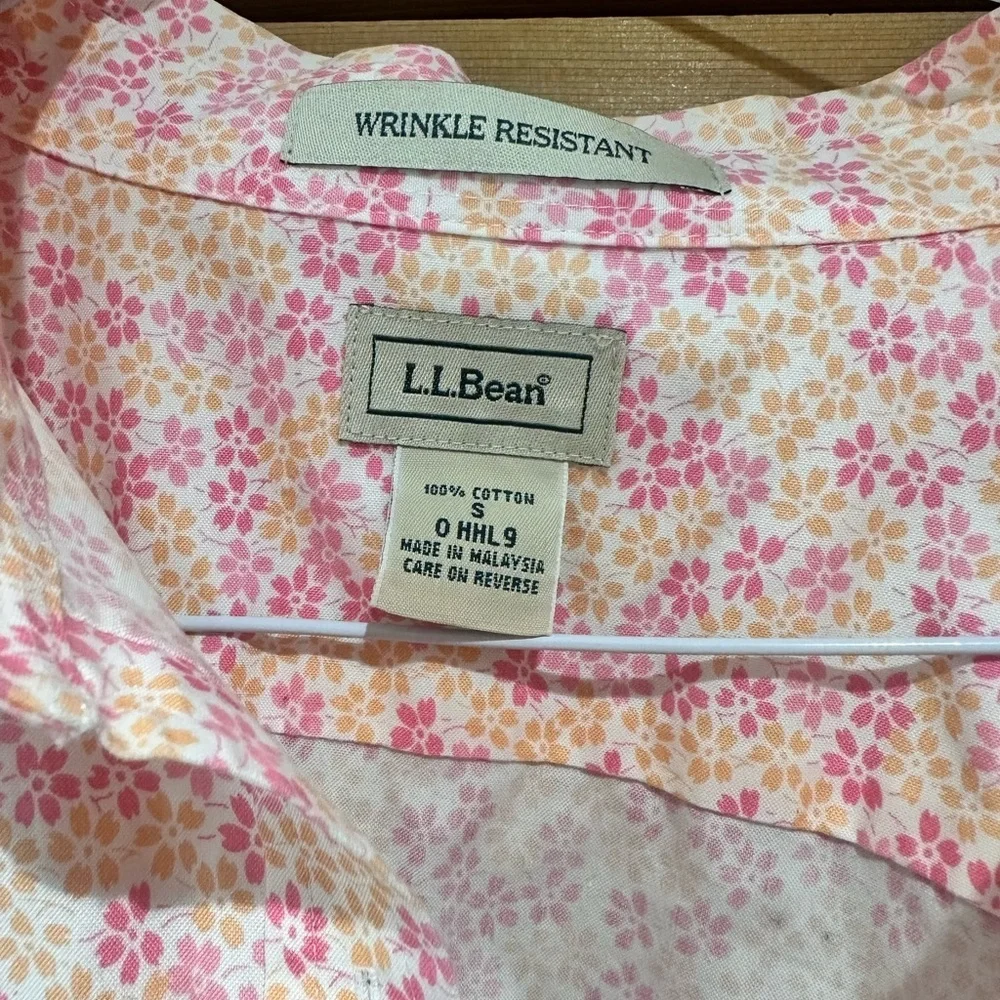 L.L. Bean Floral Button-Up Shirt
Size: Small - Picture 2 of 2
